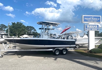 2026 Robalo 226 Cayman Biscayne Blue/White Boat